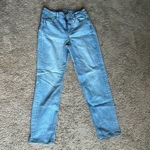 American Eagle Mom Straight Jeans